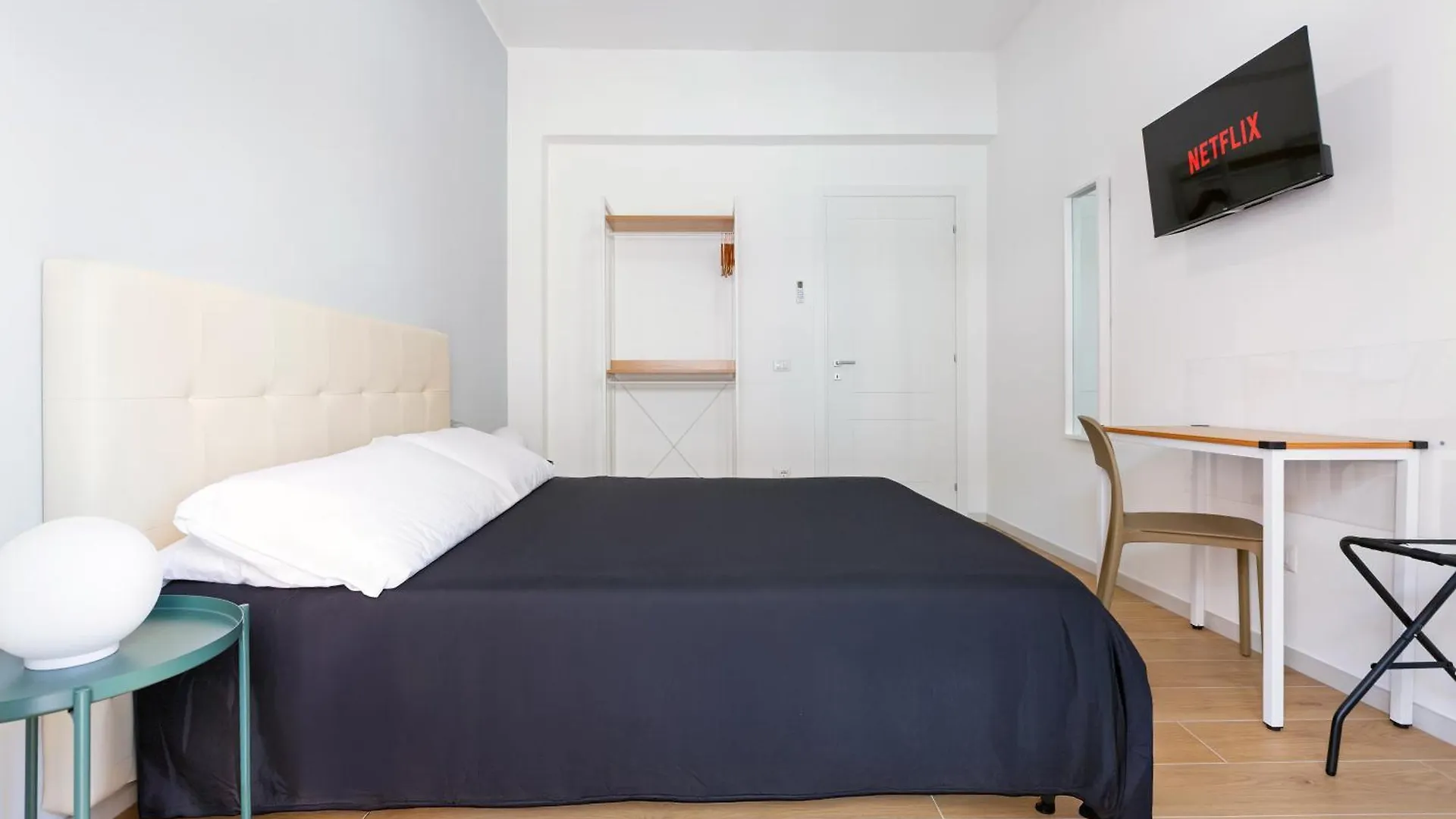 Luciano Primavera Apartment Italy