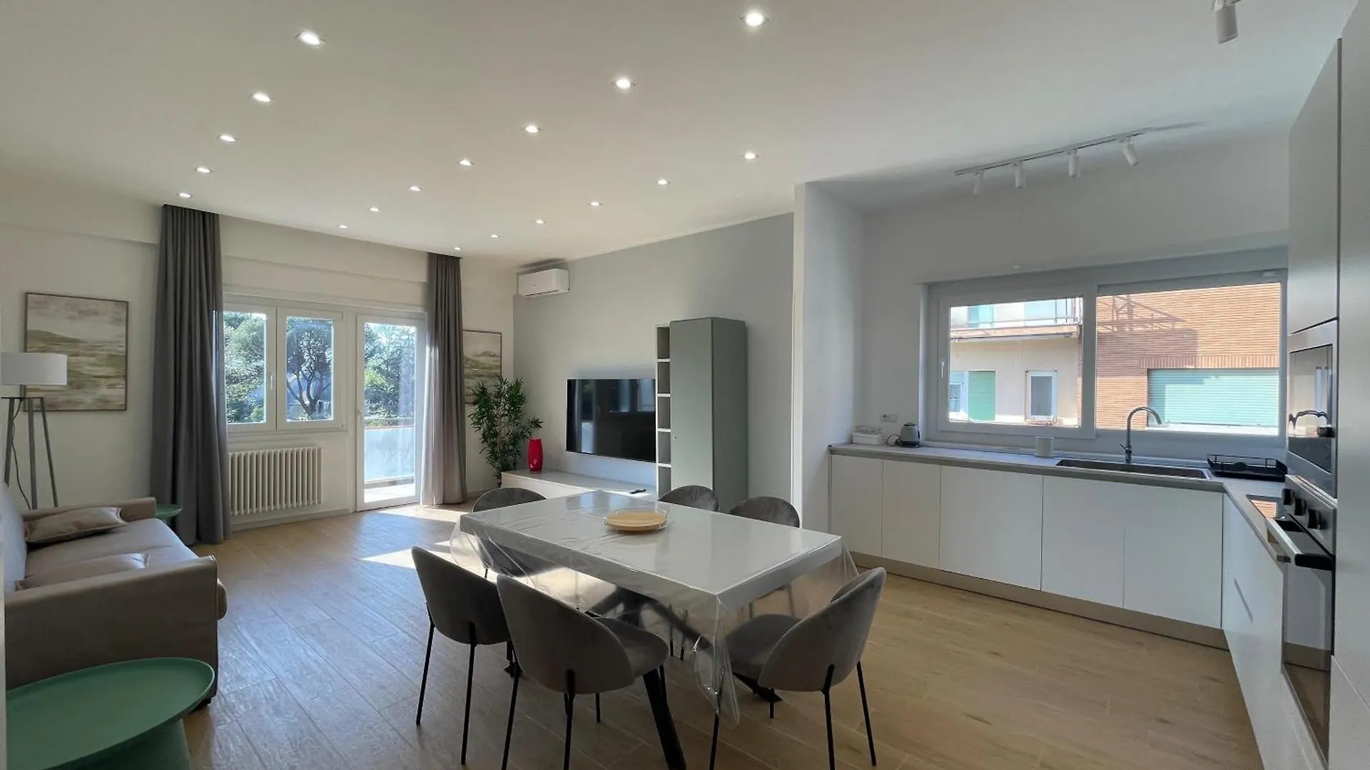 Luciano Primavera Apartment