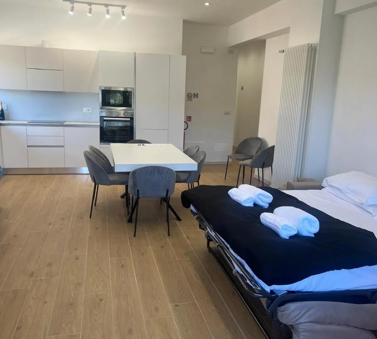Luciano Primavera Apartment