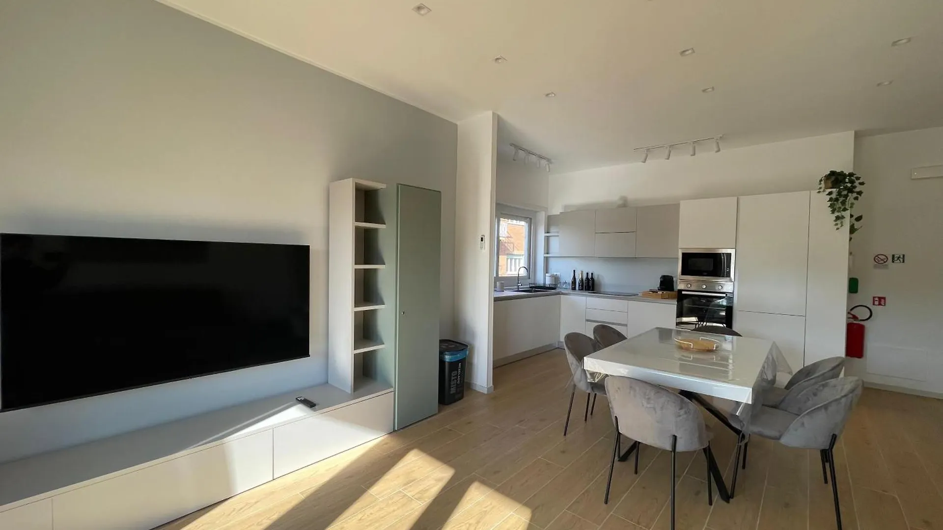 Luciano Primavera Apartment Rome