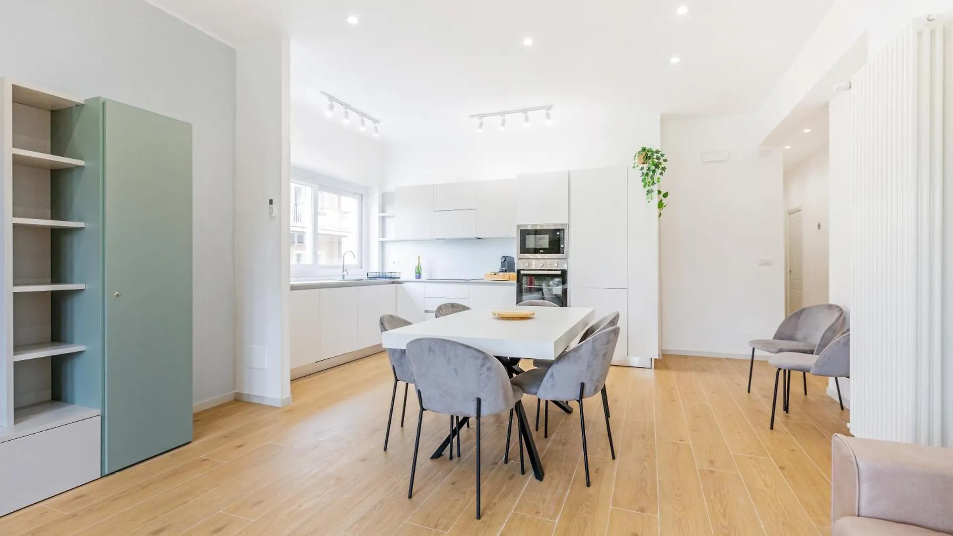 Luciano Primavera Apartment