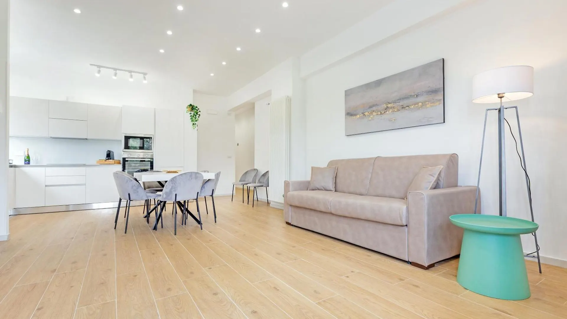 Luciano Primavera Apartment