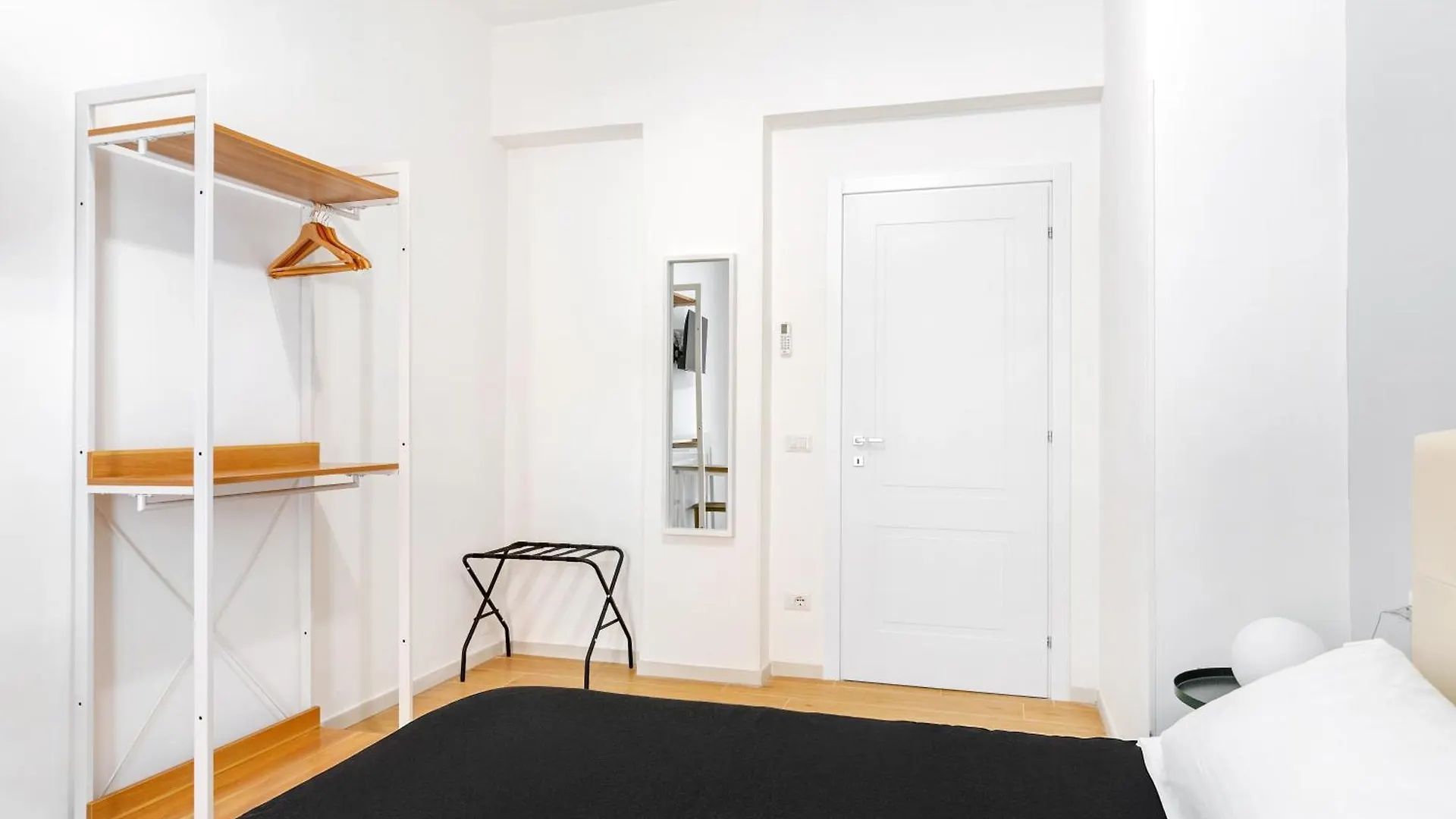 Luciano Primavera Apartment 0*, Rome