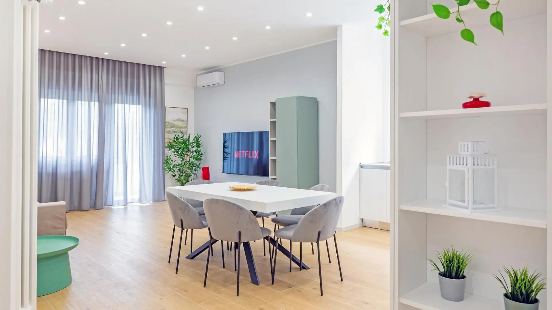 Luciano Primavera Apartment